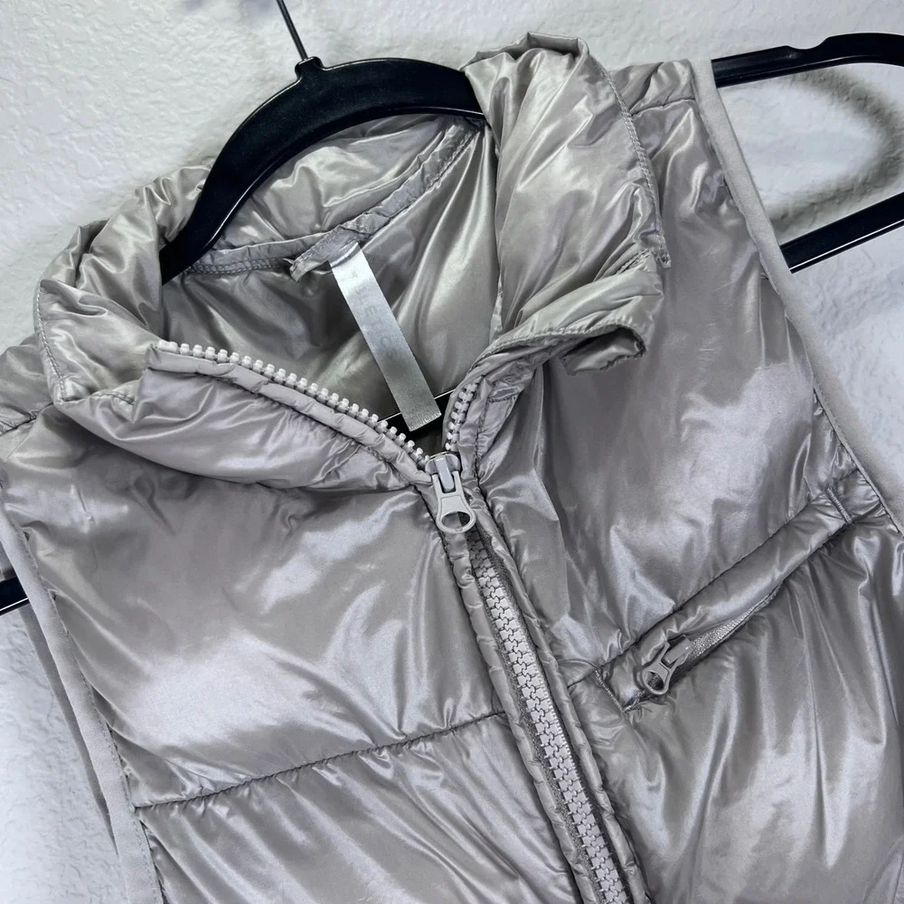 Fabletics Puffer Vest Lightweight Quilted Full Zip Sleeveless Layer size small - Picture 1 of 8